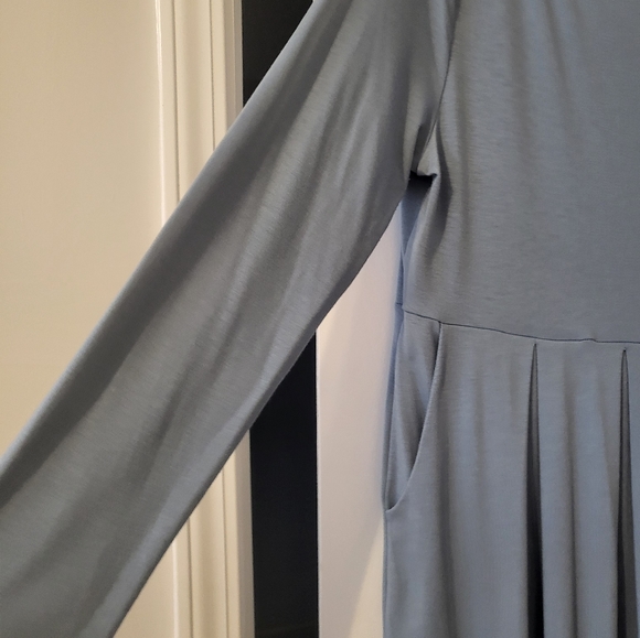 West Kei Boatneck Long Sleeve Midi Dress in Blue Sea - Picture 7 of 7